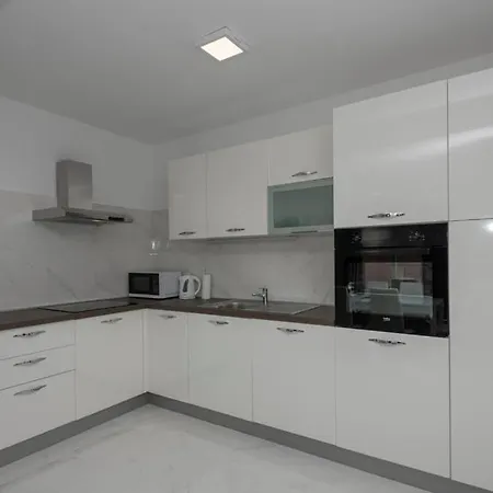 Vakantiehuis Vila Vinjani *
