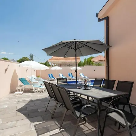 Vila Vinjani Vakantiehuis Nenadici