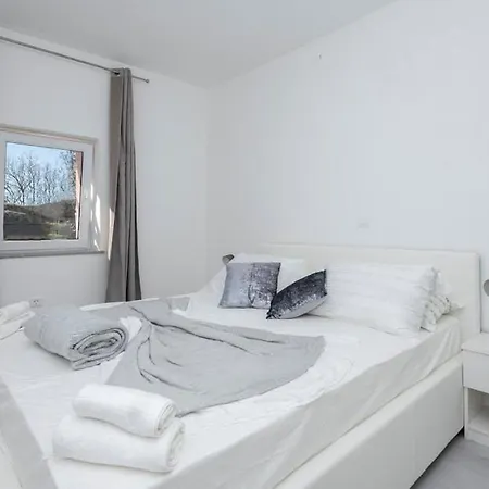 Vila Vinjani Nenadici